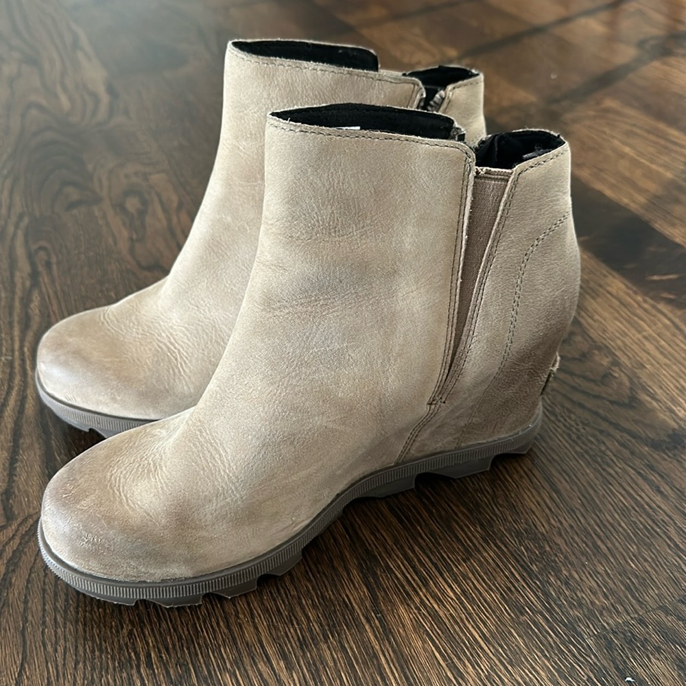 Sorel wedge boot